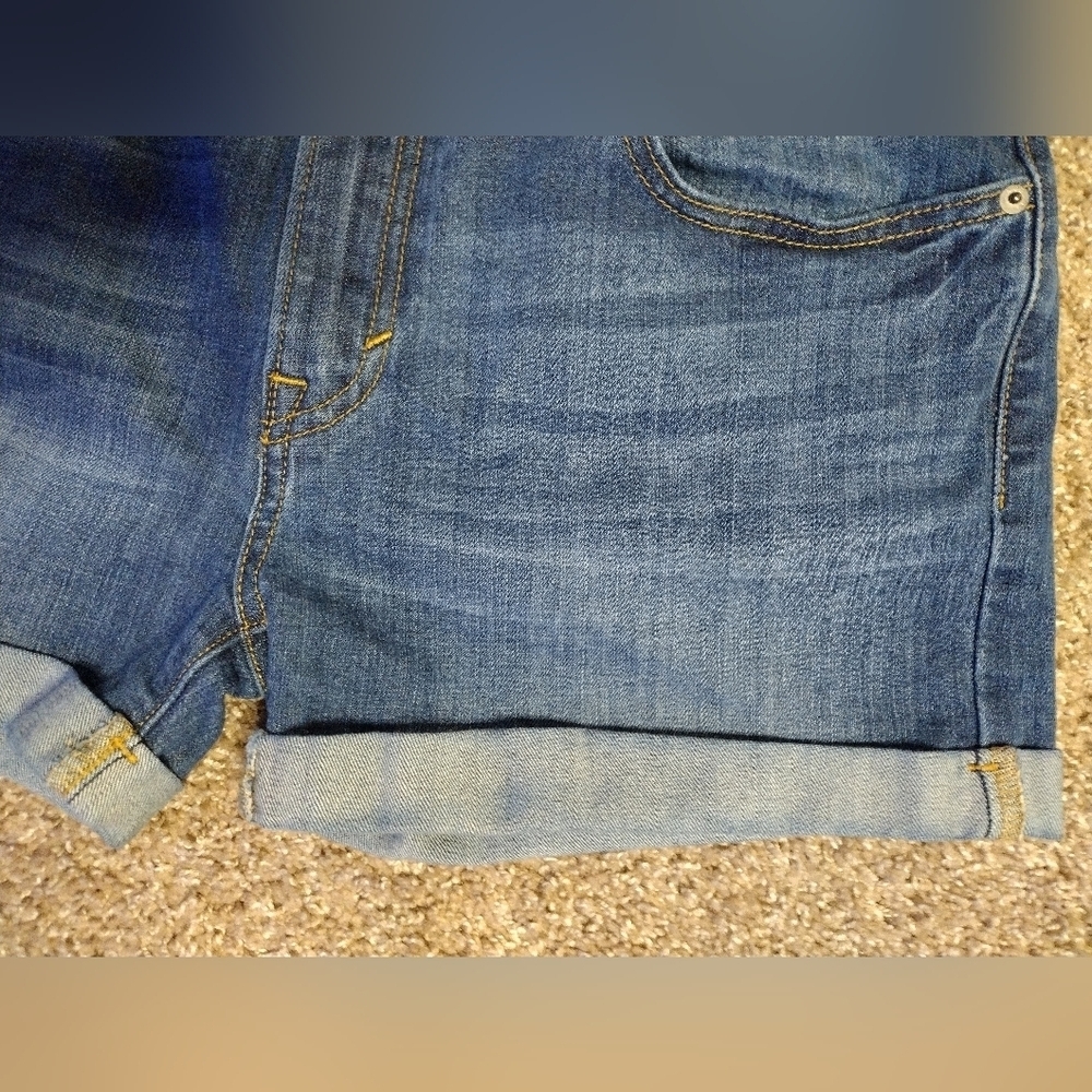 Levi Strauss Denim Roll Cuff Shorts NWOT - Picture 8 of 13